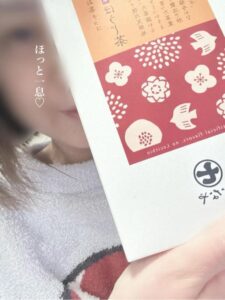 キスすると寿命伸びるらしい